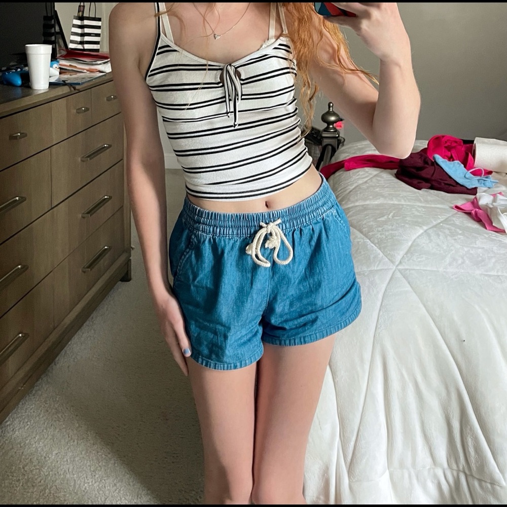 black + white stripe crop top